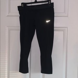 Nike dri-fit Capri leggings